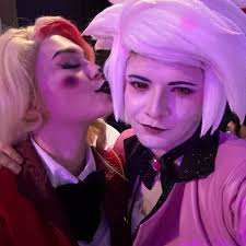 GalaxyCon Richmond wrap up post! I tried to remember to take pictures this  time which I am notoriously the worst at. This show means a lot to me for  so many reasons.