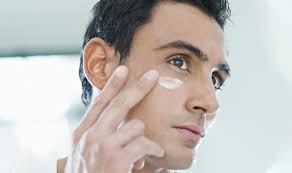 Il n'est pas rare que des rides précoces apparaissent dès l'âge de 30 ans. Les Meilleures Cremes Anti Rides Pour Homme Qui Agiront Comme Par Magie Le Blog Du Visage