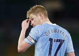 Kevin de bruyne has been named the surprise winner of the pfa player of the year award, with fans expecting ruben dias or harry kane to lift the award. Kevin De Bruyne Kembali Berlatih Guardiola Semringah Republika Online