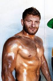 İsmail balaban ise mesajlaşma hakkını nişanlısı ile kullandı. Pin On Turkish Wrestling