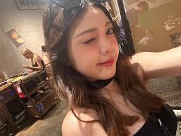 男朋友一直在看其他妹是我不夠漂亮嗎🥲