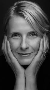 How to live a creative life!!! You have to choose curiosity over fear.  EVERY SIMGLE TIME! 🗣: Elizabeth Gilbert American journalist and author