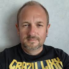 Not long now. Me versus Anthony “The Giant” Joshua. Hahahaha 8 x 3 minute  rounds. 10oz gloves. Professional heavyweight bout. Miami. #JakeJoshua