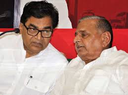 Mukhyamantri chale gaon mulayam singh yadav visits native village of saifai aired dec 2005. Mulayam Singh Yadav Akhilesh Yadav S Failure To Defend Him Has Hurt Mulayam Singh Yadav India News Times Of India