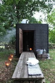 With A Sauna Loving Man Who Had A Requirement For Our New Bathroom When We Were Going Badrum Bast Sauna Im Garten Saunahaus Garten Haus