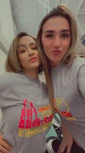 Erin Helton's Instagram, Twitter & Facebook