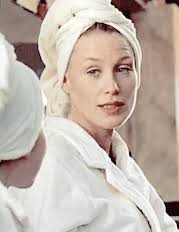 𝓑𝓲𝓵𝓵𝓫𝓸𝓪𝓻𝓭 𝓓𝓪𝓭 (1998) ... 𝒥𝑒𝓈𝓈𝒾𝒸𝒶 𝒯𝓊𝒸𝓀 𝘢𝘴 𝐵𝓇𝑜𝑜𝓀𝑒  𝒜𝓃𝒹𝑒𝓇𝓈