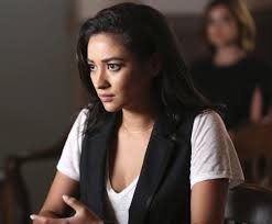 Cosmopolitan even highlighted a rumor that said sasha didn't reveal her true age until after she'd filmed the pilot of 'pll.' if that's true, it's very alison of her, says the publication. Shocking Tv Age Gaps Between Actors