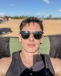 🙋🏼‍♂️🏖️☀️