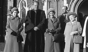 The queen and mr graham met numerous times and their friendship was recently portrayed in the netflix drama the crown. The Royal Preacher When Billy Graham Met The Queen Evangelical Christianity The Guardian