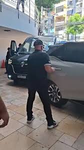 Neymar chega ao hotel do Santos para jogo decisivo contra o Remo