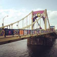 Knit The Bridge Yarn Bombed Andy Warhol Bridge Publicart Yarn Bombing Yarn Art Street Art