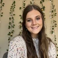 Emily Luttrell's Instagram, Twitter & Facebook