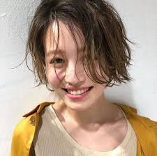 50代のショートヘアスタイル 髪型 面長 丸顔 パーマ レイヤー lala magazine ララマガジン ボブヘア 50代 髪型 髪型