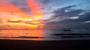 Garis pantai bandulu anyer terkenal akan pantainya yang berpasir halus dan landai. Keindahan Wisata Pantai Sambolo Anyer Bandulu Serang Banten