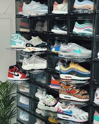 Pin By Phone Noir On Sneakers And Shoes Sneaker Head Closet Sneaker Closet Sneakerhead Room
