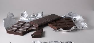 Coklat compound juga ada dijual sebagai dark coklat. Dark Chocolate Wikipedia