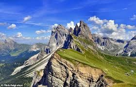 He was just for his youtube video on the mountains and he fell down from there. Stm4nhb8szdj7m