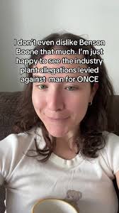 No bc it’s always hate for a WAY more talented women #bensonboone