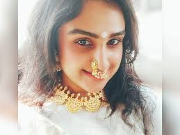 The celebrities named or featured on this site have not endorsed recommended or approved any of the items offered on site It S Third Time Vanitha Vijayakumar To Enter Into Wedlock Tollywood