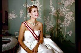 Grace patricia kelly was born into a very wealthy pennsylvanian family in november 1929. Princess Grace Kelly How The Grimaldi Women Keep Her Spirit Alive