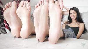 Giantess feet porn