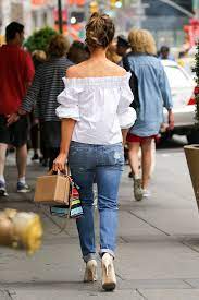 Skinny jeans and platform boots. Kate Beckinsale In Ripped Jeans Out In New York City 07 09 2016 3 Hawtcelebs