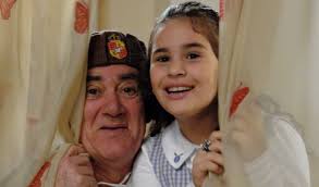 O apresentador prestará uma homenagem ao eterno sua mulher, lilian aragão, e a filha do casal, lívian aragão, participarão da matéria especial do programa da record. Lembra Da Livian Aragao A Filha Do Renato Aragao Cresceu E Esta Uma Bela Mulher