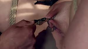 Her Master big thick dick skewers his bound victim. - XNXX.COM