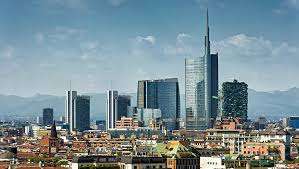 Stamattina prima delle 12, beatrice la prima e più precoce falchetta nata sul grattacielo pirelli ad aprile si è schiantata contro i vetri della scheggia il grattacielo di via melchiorre gioia 22 a milano. I Grattacieli Di Milano L Itinerario Per Vederli Tutti Alitalia Discover Italy