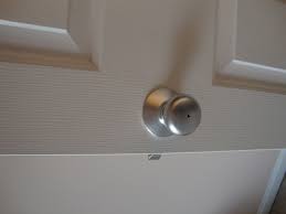 Add glimmer to your kitchen by spray painting your fridge magnets. Pin On Diy