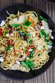 Simple Mediterranean Olive Oil Pasta The Mediterranean Dish A Favorite And Sup Easy Mediterranean Diet Recipes Mediterranean Diet Recipes Light Pasta Dishes