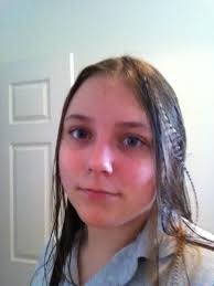 Can others see a red glowing atmosphere with contact lenses?