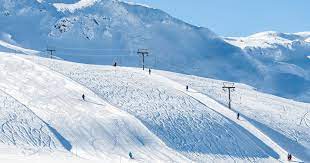 Hier im skigebiet bivio kann man nicht nur beim skifahren und snowboarden spaß im schnee haben. Skigebiet Bivio Julier Graubunden Wintersportort