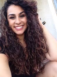 A more casual, carefree chunky highlight placement like this model sports. Coloring The Curls Forevhair Curly