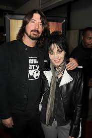 David grohl music pinterest dave grohl reading music and musicians from i.pinimg.com. Joan Jett Dave Grohl Joan Jett And Dave Grohl Photos Zimbio