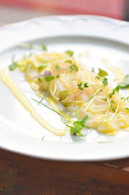 Carpaccio De Saint Jacques Aux Fruits De La Passion Et Baies Roses Recette Carpaccio Saint Jacques Saint Jacques Carpaccio