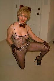 Crazy kinky mature gets her holes filled with food. Horny Mature Mom Gets Young Man To Fill Her Holes Up Gay Sexy Young Boys Ass Hole Filled With