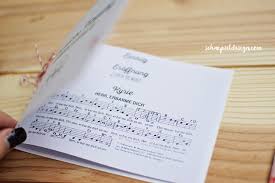 Hier findet ihr alle tipps zur gestaltung sowie zum erstellen des kirchenheftes, eine anleitung zum drucken und unzählige ideen wie auch beispiele. Kirchenheft Schnipseldesign