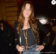 Изучайте релизы carla bruni на discogs. Carla Bruni Debile Revient Sur La Polemique De Sa Blague Sur Le Coronavirus Purepeople