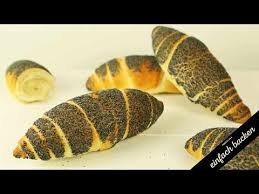pin von moni ka auf backen in 2021 semmeln einfach backen brot selber backen