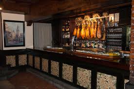 Casa lucio es un restaurante de madrid que se encuentra en la cava baja (madrid de los austrias). Casa Lucio Oda A Los Huevos Mas Famosos De Madrid Y Del Mundo