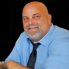 Carson Lake's Instagram, Twitter & Facebook