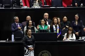 Bromean morenistas en tribuna con huachicol fiscal