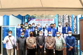 Dengan diterbitkan pt gunung barus subur, surat kabar umum melayu pos, melayu pos jakarta online dan media borneo indonesia diharapkan semakin pesat perkembangannya sehingga dapat berperan semakin maksimal sebagai pilar keempat dinegara republik indonesia. Borneo Group Foundation Home Facebook