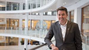 Jacob schram får en potensielt svært lukrativ lønnspakke når han tar over som konsernsjef i norwegian. Rdftrxnesihxnm