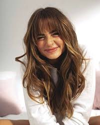 Hairstyles Capelli Medi Saleprice 12 In 2020 Hair Styles Long Hair Styles Braids For Black Hair