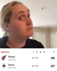 This Fever-Aces game has our ATTENTION 🍿 One more half with the season