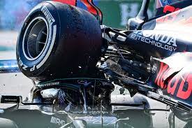 Hamilton had pitted from the lead and returned to the track just in front of verstappen. 0pf5s4epkz0aem