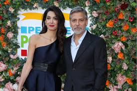 The couple were dressed to the nines for the outing. Amal Und George Clooney Furchten Um Die Gesundheit Ihres Sohnes Gala De